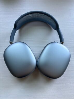 Apple Airpods Max in Blue